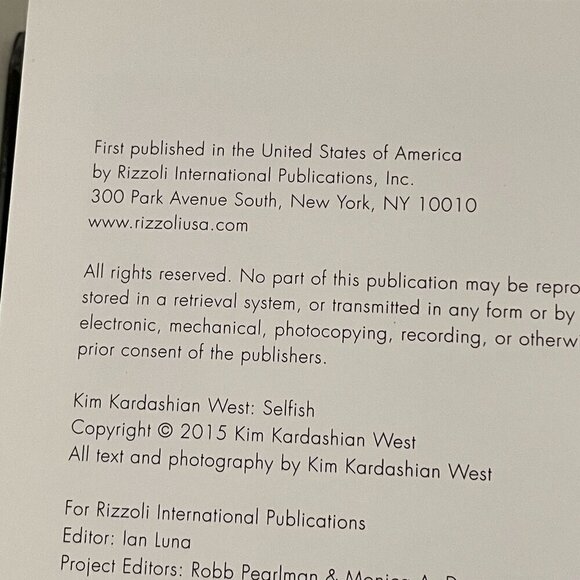 Kim Kardashian West Selfish RARE Black Hardcover Signed Edition Rizzoli 2015 - Picture 13 of 14